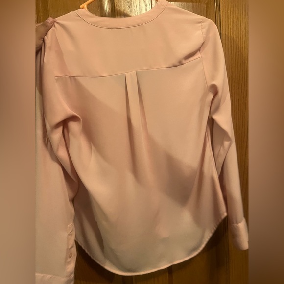 Brand NEW Express Light Pink Bluse. Half zip up. Size 4. - Picture 2 of 2